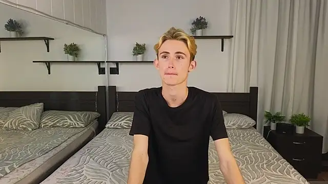 tommy XXX online show from September 2025 05:15:02 PM