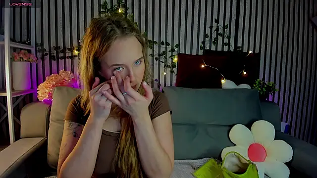 Casey Sweeet online show from March 2026 01:10:01 AM