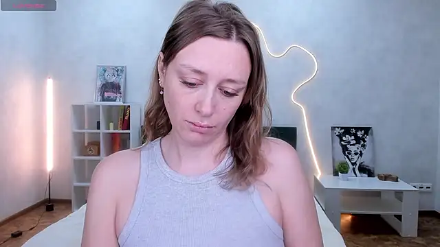 Snapshot of evashiny_ chatting on December 2025 03:56:01 AM evashiny online show from December 2025 03:56:01 AM