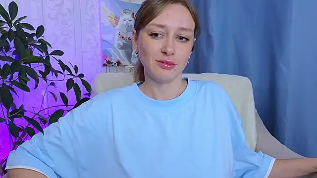 Snapshot of evashiny_ chatting on June 2026 01:37:01 AM evashiny online show from June 2026 01:37:01 AM