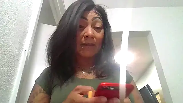 Snapshot of Flossee chatting on May 2026 08:50:02 PM Flossee online show from May 2026 08:50:02 PM