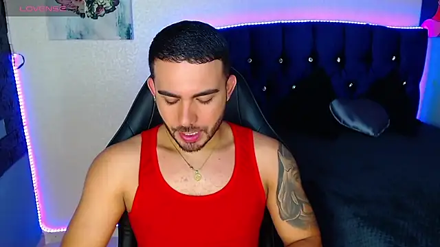 adamhairy online show from April 2026 07:14:01 PM