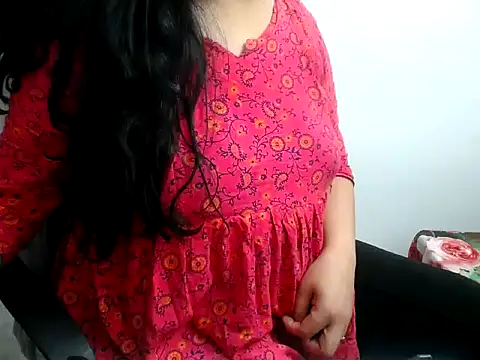 Snapshot of Roshi_Love chatting on June 2026 01:40:02 AM Roshi Love online show from June 2026 01:40:02 AM