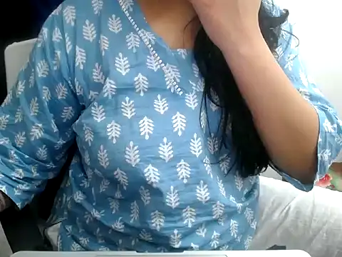 Snapshot of Roshi_Love chatting on June 2026 07:33:01 PM Roshi Love online show from June 2026 07:33:01 PM