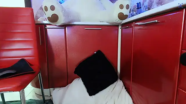 Snapshot of SquirtMilf00 chatting on February 2026 05:06:02 AM SquirtMilf00 online show from February 2026 05:06:02 AM