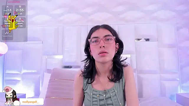 Im Molly Angel online show from December 2025 08:25:01 PM