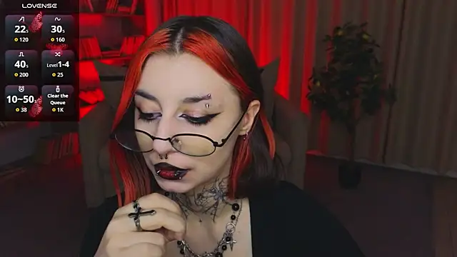 Snapshot of Mistress__Marcelline chatting on June 2026 02:07:01 AM Mistress Marcelline online show from June 2026 02:07:01 AM