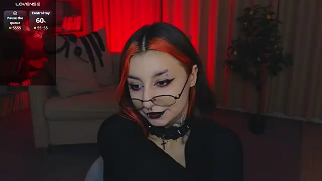 Snapshot of Mistress__Marcelline chatting on June 2026 02:53:01 AM Mistress Marcelline online show from June 2026 02:53:01 AM