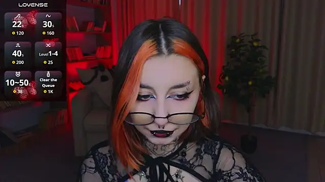 Snapshot of Mistress__Marcelline chatting on June 2026 02:05:01 AM Mistress Marcelline online show from June 2026 02:05:01 AM