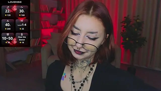 Snapshot of Mistress__Marcelline chatting on June 2026 01:54:02 AM Mistress Marcelline online show from June 2026 01:54:02 AM