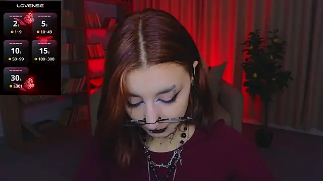 Snapshot of Mistress__Marcelline chatting on June 2026 01:21:01 AM Mistress Marcelline online show from June 2026 01:21:01 AM