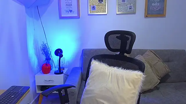 yulian vasquez online show from November 2025 12:26:01 PM