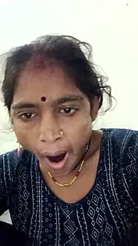 Guriya0076 online show from October 2025 10:38:01 PM