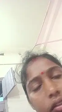 Snapshot of Guriya0076 chatting on May 2026 11:33:01 PM Guriya0076 online show from May 2026 11:33:01 PM