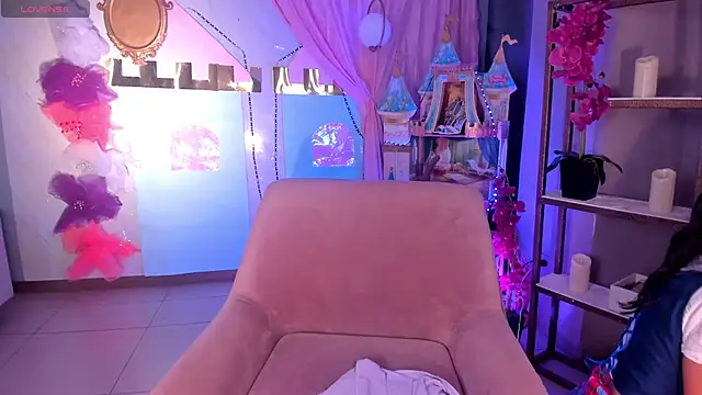 AmbarJames  online show from October 2025 01:23:04 PM