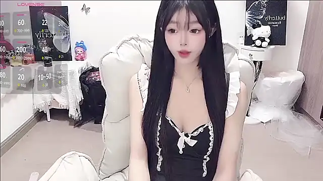 Snapshot of -EEBABY chatting on June 2026 01:33:01 PM -EEBABY online show from June 2026 01:33:01 PM