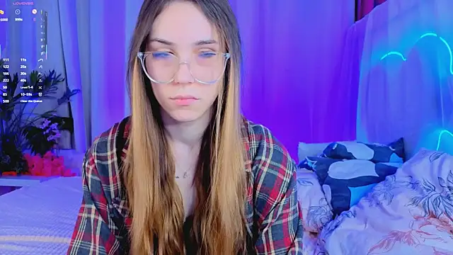 -CindyLou online show from November 2025 05:33:01 AM