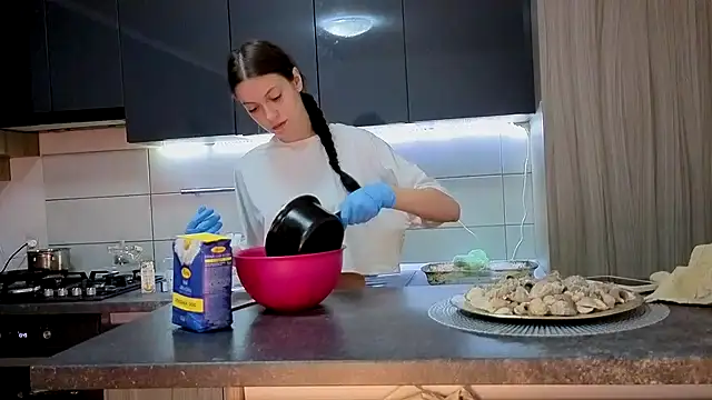 Pisypussy online show from November 2025 04:08:02 PM