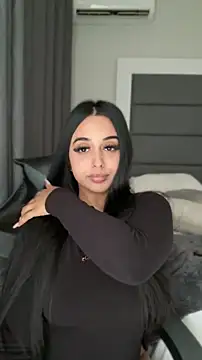 LilMisIndianx online show from April 2026 01:05:02 PM