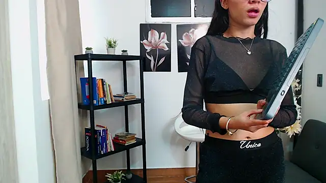 pinky f00x online show from February 2026 08:29:02 PM