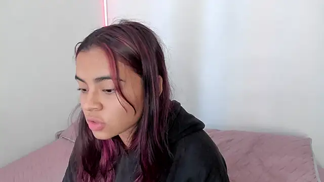 valy shyness online show from September 2025 06:54:01 PM