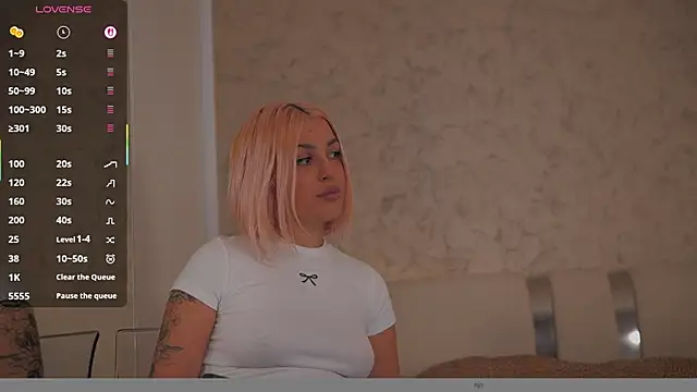 Snapshot of daisyblushh chatting on January 2026 03:05:02 PM daisyblushh online show from January 2026 03:05:02 PM