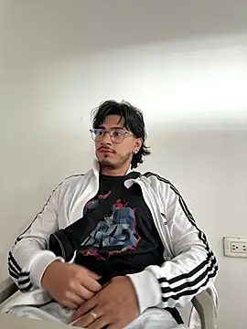 Elian savoy online show from September 2025 07:15:02 PM