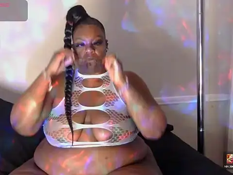 Snapshot of Thickkemzz41 chatting on August 2026 10:52:02 PM Thickkemzz41 online show from August 2026 10:52:02 PM