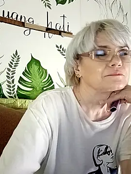 Catty Lady online show from February 2026 08:47:01 PM