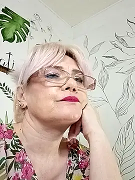 Catty Lady online show from July 2026 07:16:01 PM