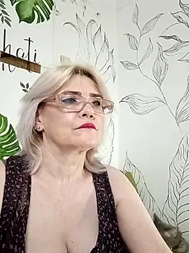 Catty Lady online show from July 2026 07:52:01 PM