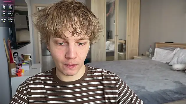 Snapshot of olivertasty chatting on July 2026 03:47:01 PM olivertasty online show from July 2026 03:47:01 PM