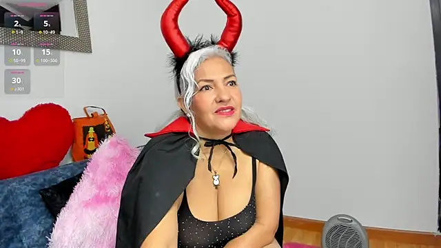 marilyn70 online show from November 2025 09:50:02 PM