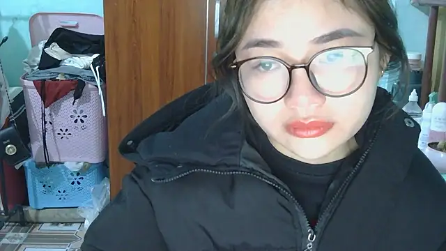 Uhem112 online show from November 2025 12:54:01 AM