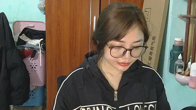 Uhem112 online show from December 2025 12:48:01 AM