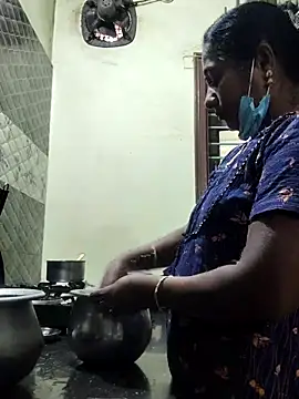 Snapshot of papukurty chatting on November 2025 03:16:01 AM papukurty online show from November 2025 03:16:01 AM