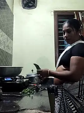 Snapshot of papukurty chatting on February 2026 02:33:01 PM papukurty online show from February 2026 02:33:01 PM