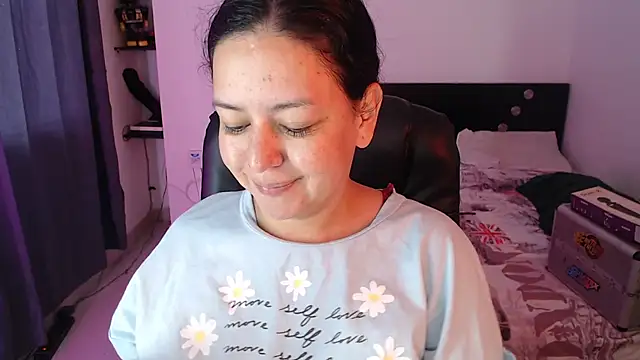 Abbyjoness21 online show from October 2025 01:01:01 PM