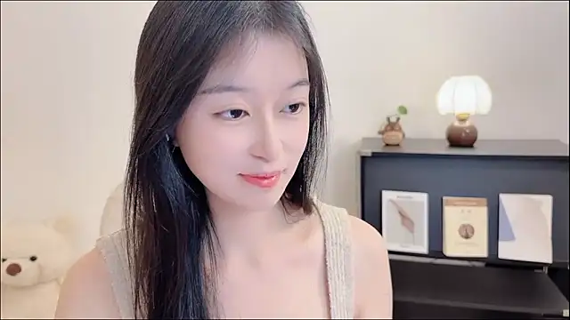 Onechestnut online show from October 2025 12:06:02 PM