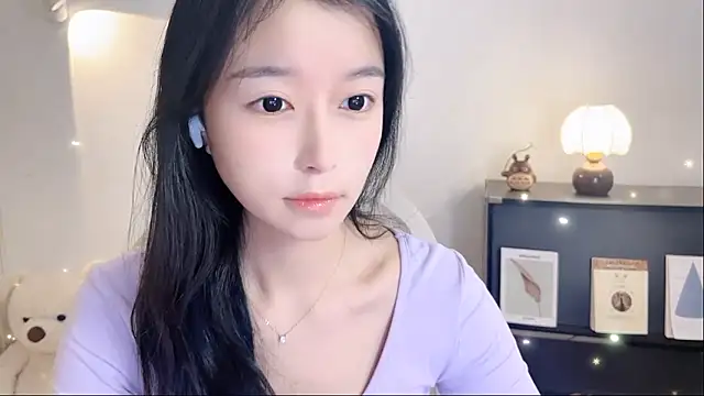 Onechestnut online show from November 2025 07:08:02 AM