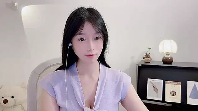 Onechestnut online show from November 2025 06:08:01 AM