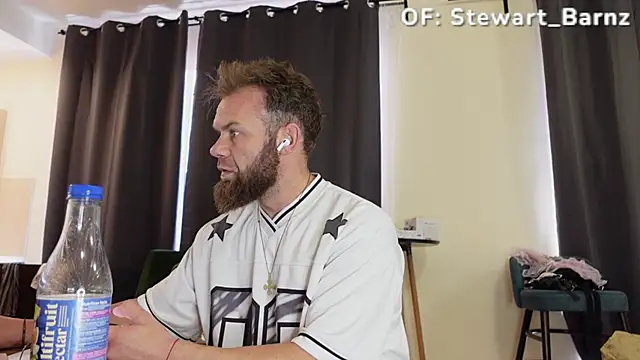 Snapshot of Stewart_Barnz chatting on May 2026 09:39:02 AM Stewart Barnz online show from May 2026 09:39:02 AM