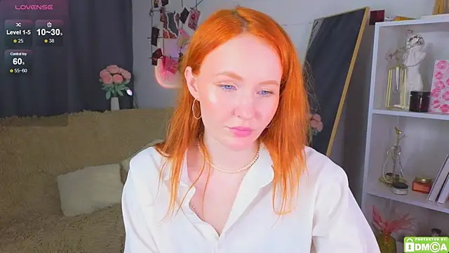 Snapshot of JoyceJones chatting on September 2025 07:03:02 PM JoyceJones online show from September 2025 07:03:02 PM