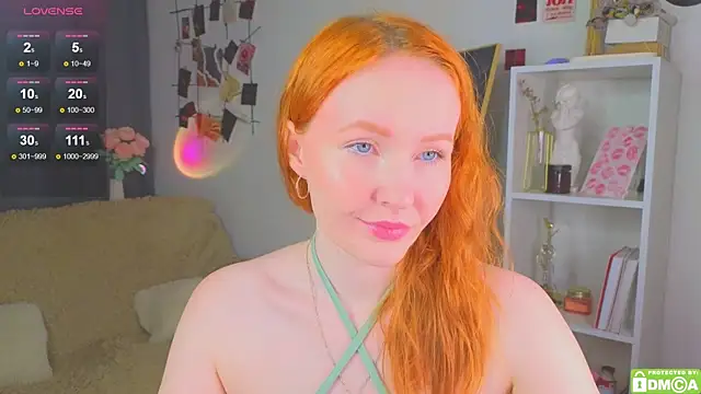 Snapshot of JoyceJones chatting on October 2025 07:11:01 PM JoyceJones online show from October 2025 07:11:01 PM
