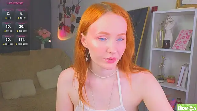 Snapshot of JoyceJones chatting on October 2025 07:24:01 PM JoyceJones online show from October 2025 07:24:01 PM