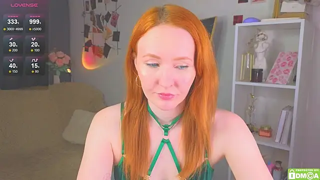 Snapshot of JoyceJones chatting on October 2025 07:34:01 PM JoyceJones online show from October 2025 07:34:01 PM