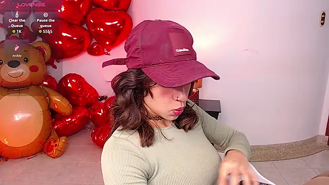 miascarlet 16 online show from October 2025 01:52:01 PM