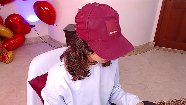 miascarlet 16 online show from October 2025 02:47:01 PM