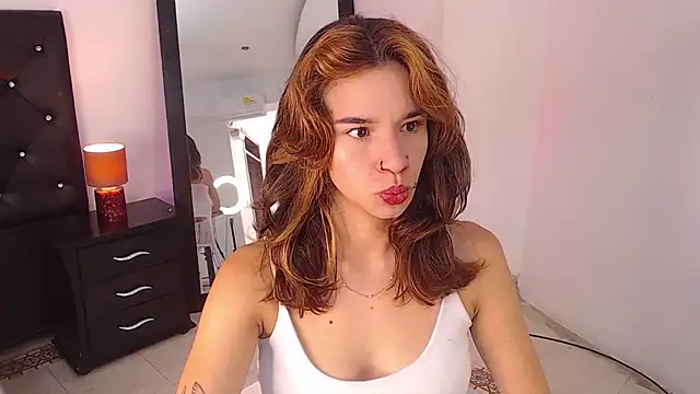 miascarlet 16 online show from November 2025 01:46:02 PM