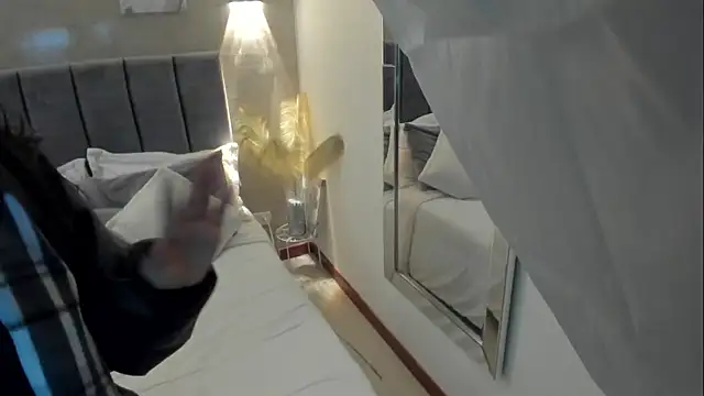 Lunaa bellaa online show from January 2026 06:22:01 PM